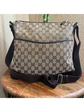 GUCCI MONOGRAM BROWN MESSENGER SLING BAG